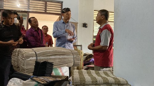 Wakil Bupati Klungkung, Tjokorda Gde Surya Putra di Sentra Tenun Desa Wisata Gamplong, Sleman, Yogyakarta, Jumat (22/5/2026) lalu. (Fatih Kudus Jaelani/detikBali)