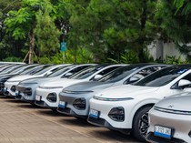 Harga Solar Mahal, Pemilik Mobil Diesel Hijrah ke Mobil Listrik