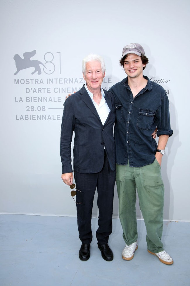 Homer Gere yang merupakan putra dari aktor kenamaan Richard Gere bermain sebagai aktor bernama Dylan Reid. Di Euphoria, Dylan terlibat kisah cinta dan adegan panas dengan Sydney Sweeney. Foto: WireImage/Daniele Venturelli