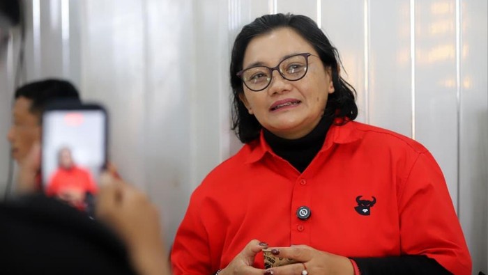 Anggota DPRD Jawa Timur Fraksi PDI Perjuangan (PDIP), Diana Sasa