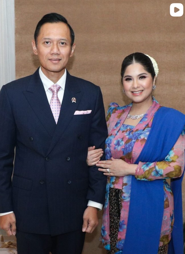 Penampilan Annisa semakin segar dipulas riasasn soft glam. Blush on peach lembut dipadukan lipstik peach nude membuat wajah ibu 2 anak itu semakin merona. Sebelumnya Annisa sendiri diketahui melahirkan anak keduanya yang berjenis kelamin laki-laki pada 29 Maret 2026. Foto: Instagram/@agusyudhoyono
