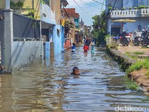 Kala Luapan 3 Sungai Rendam Dayeuhkolot, Ratusan Warga Mengungsi