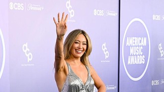 Foto: Hilary Duff dan Deretan Artis Best Dressed American Music Awards 2026
