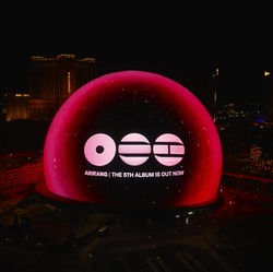 BTS Sulap Las Vegas Jadi Merah