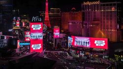 BTS Sulap Las Vegas Jadi Merah