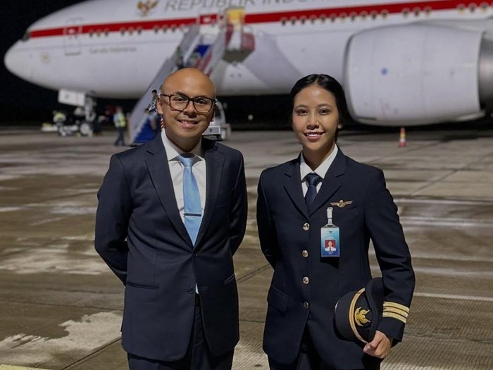 Dirgayuza Setiawan bersama Captain Tania Citra