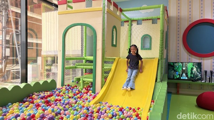 Fasilitas wellness di The Trans Luxury Hotel Surabaya, mulai dari gym, jacuzzi, pilates, sampai kids club.