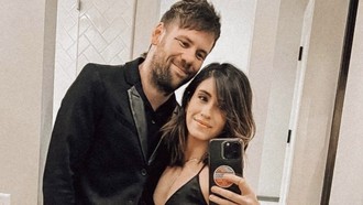 Sosok Istri Penyanyi Band Metal yang Suaminya Jadi Gay Setelah 14 Tahun Nikah