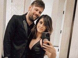 Sosok Istri Penyanyi Band Metal yang Suaminya Jadi Gay Setelah 14 Tahun Nikah
