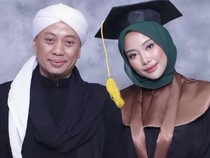Ghaniya Salma Jadi Sarjana Sosial, Opick: Sukses Dunia Akhirat