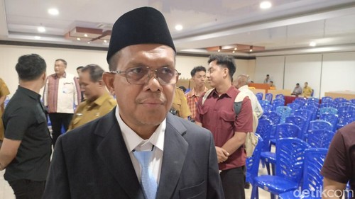 Gubernur NTT Emanuel Melkiades Laka Lena saat diwawancarai detikBali di Kupang, Selasa (26/5/2026).