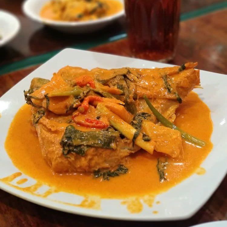 Gulai kepala kakap