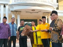 Kurban dari Bahlil Disalurkan Golkar ke PWNU-PW Muhammadiyah Jatim