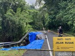Jalur Getakan-Bakas di Klungkung Amblas Usai Diguyur Hujan Lebat