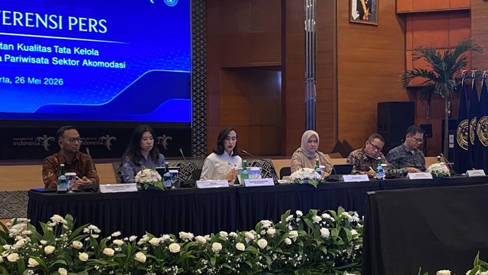 Konferensi Pers Peningkatan Kualitas Tata Kelola Ekosistem Usaha Pariwisata Sektor Akomodasi bersama Menteri Pariwisata RI, Selasa (26/5/2026).