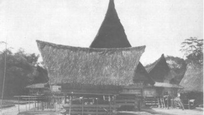 Kampung Simalungun di Pematang Raya 1917 (Foto: dok. kitlv.nl)