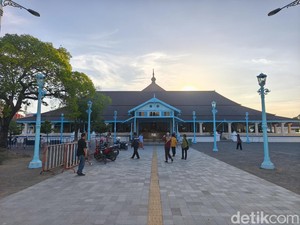 Revitalisasi-Pemberian Gelar di Keraton Solo Tetap Berjalan