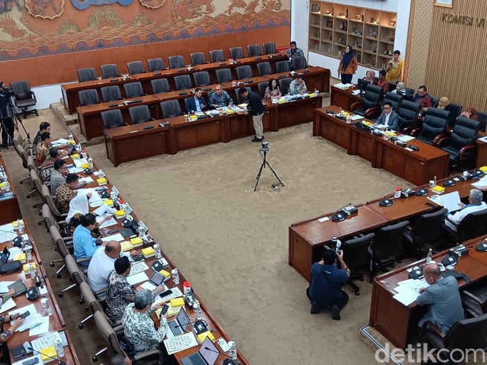 Mendag di DPR