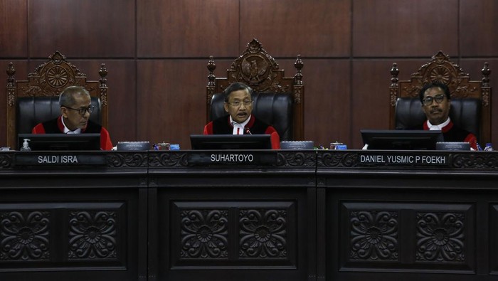 Ahli Muhamad Arifin menyampaikan paparan saat sidang pengujian materi UU Nomor 3 Tahun 2025 tentang Perubahan atas UU Nomor 34 Tahun 2004 tentang TNI di Mahkamah Konstitusi.