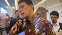 Dolar Nyaris Rp 18.000, Purbaya Sebut Banyak Isu Negatif di Pasar