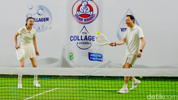 Raline Shah tampil sporty dan penuh semangat saat bermain padel di Jakarta, Selasa (26/5/2026), mengajak masyarakat menerapkan gaya hidup aktif dan sehat.