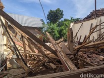 Video: Ruang Kelas SD di Tulungagung Ambruk gegara Kondisi Bangunan Lapuk