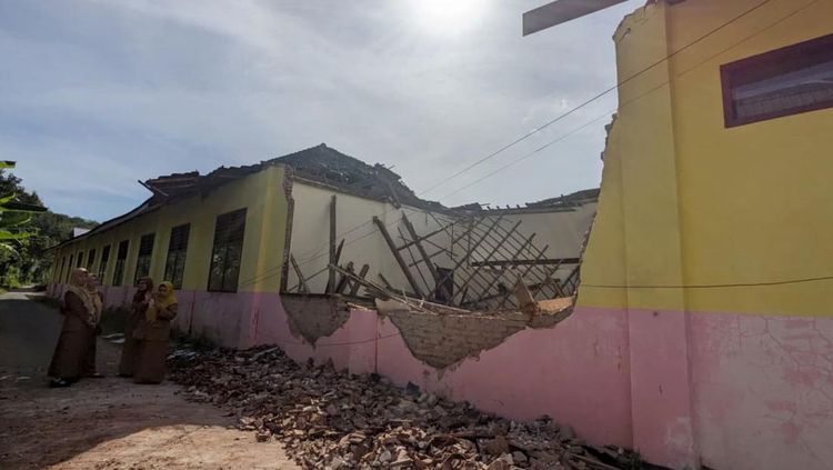 Penampakan Ruang Kelas Sekolah Dasar di Tulungagung Ambruk