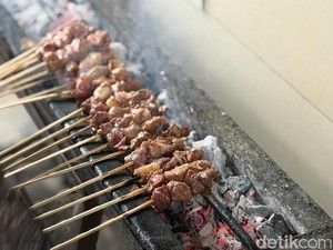 Terungkap! 5 Rahasia Sate Kambing Empuk Anti Prengus dari Penjual Legendaris