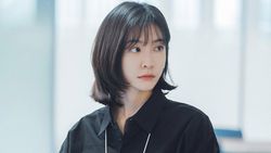 Park Ji Hyun Jadi Anak Kantoran Burnout di See You at Work Tomorrow!