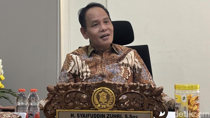Sekretaris DPC PDIP Surabaya Syaifuddin Zuhri