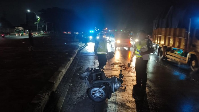 TKP kecelakaan maut di Jalur Pantura Km 12+700 Demak, Senin (25/5/2026) malam.