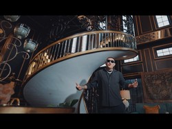 Toton Caribo Siap Bikin Heboh Lewat Lagu CEO