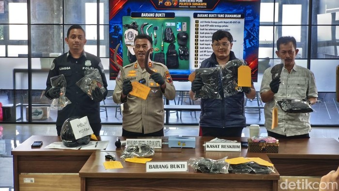 Wakapolresta Solo AKBP Sigit saat konferensi pers kasus pembacokan pemuda di Jalan Gatot Subroto, Selasa (26/5/2026).