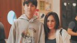 Wulan Guritno Bawa Bunga Spesial Kado Jeremiah Dimitri Lulus SMP