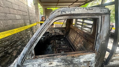 Mobil milik korban yang dibakar di Desa Julah, Kecamatan Tejakula, Kabupaten Buleleng.