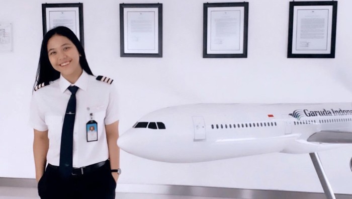 Capt Tania Artawidjaya, pilot Garuda Indonesia