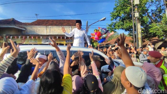 Dedi Mulyadi usai melaksanakan salat id di Banjar
