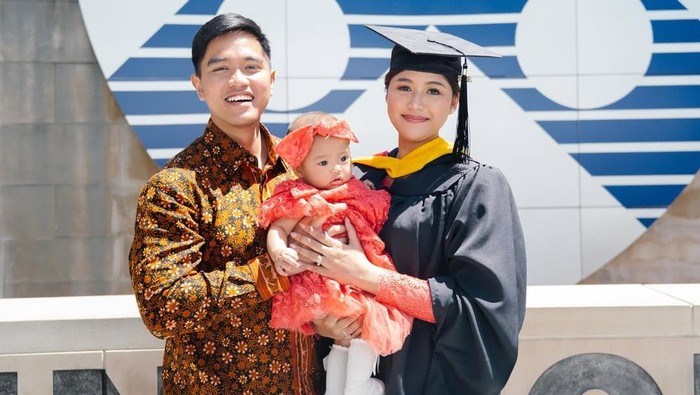 Erina Gudono Senang Bawa Bingah ke Kota Kelahiran-Temani Wisuda