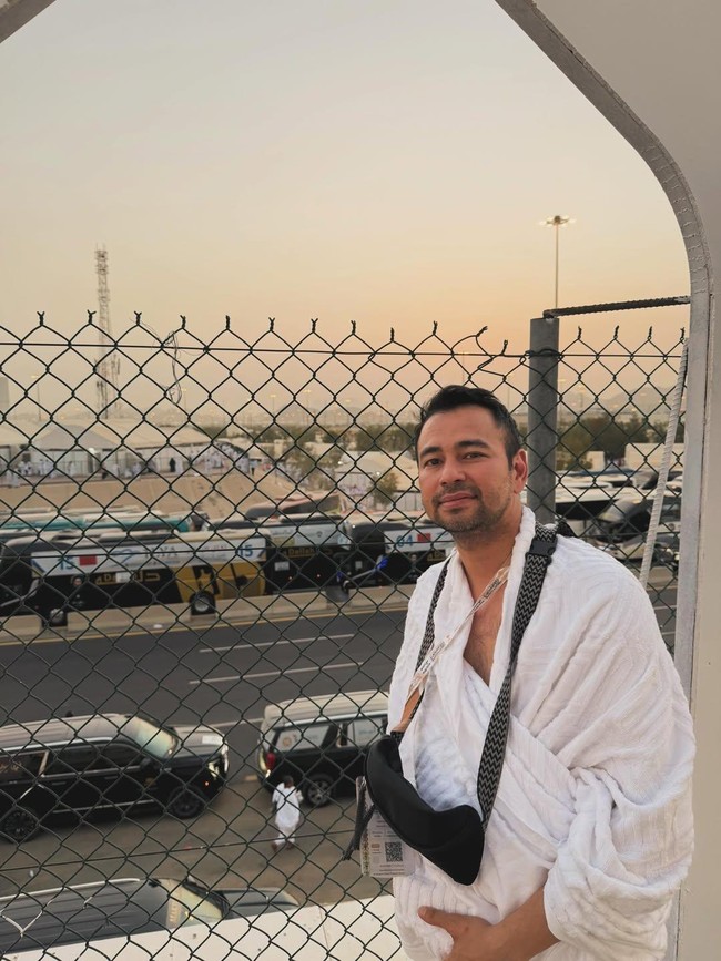 Foto: Gaya Syahdu Artis Indonesia Naik Haji 2026, Jalani Wukuf di Arafah