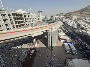 Cuaca Ekstrem, Saudi Imbau Jemaah Haji Jaga Kesehatan Kaki Selama Musim Haji