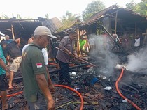 Rumah Kayu Jati Warga Kemantren Blora Ludes Terbakar