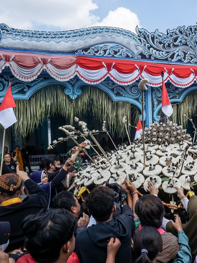 Kirab Grebeg Besar Keraton Solo Semarakkan Idul adha