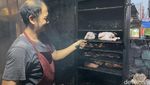 Smoky Nagih! Kuliner Daging Diasap 10 Jam di Kalimalang Ini Lagi Viral