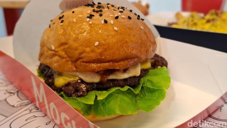 Nyamm! Burger Fancy yang Juicy dari SCBD Kini Hadir di BSD