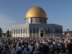 Momen Umat Muslim Palestina Salat Idul Adha di Masjid Al-Aqsa
