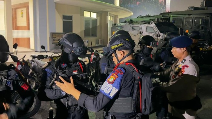 Patroli Brimob Polda Metro Jaya.