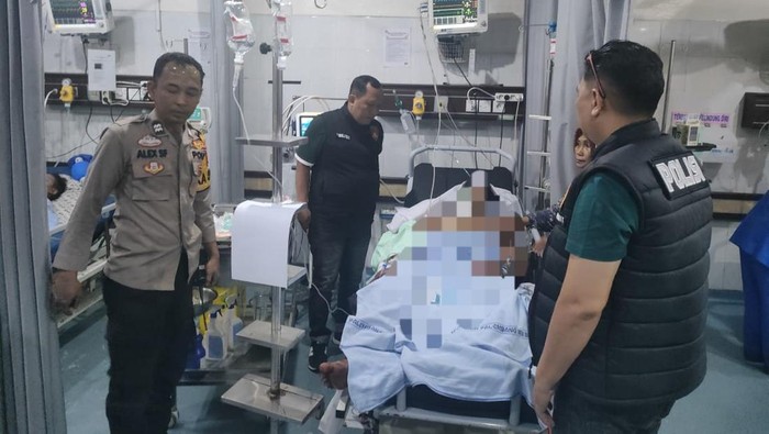 Pedagang pecel lele dirawat di rumah sakit setelah diserang OTK