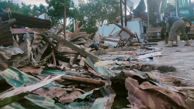 Penertiban Kios di Jalur Puncak , Cianjur Penertiban Kios di Jalur Puncak , Cianjur
