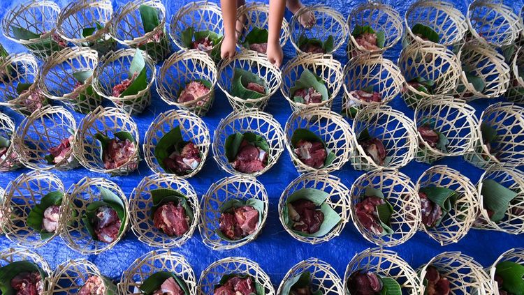 EcoQurban, Warga Gunakan Keranjang Bambu untuk Daging Kurban