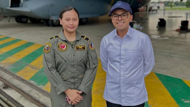 Pilot Skadron Udara 31 penerbang C130 Hercules yang membawa perlengkapan Presiden dan menjadi tulang punggung logistik operasi rehabilitasi Sumatera Captain Gini Setya Rahayu